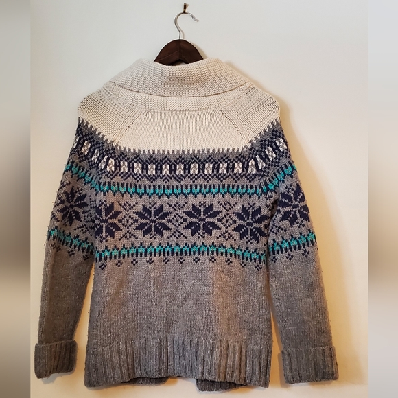 ***Kismet Zip up sweater w/pockets*** - Picture 2 of 4